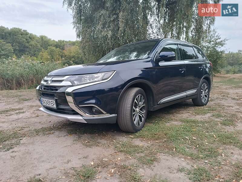Позашляховик / Кросовер Mitsubishi Outlander 2015 в Кропивницькому