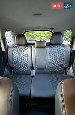 Внедорожник / Кроссовер Mitsubishi Outlander 2013 в 