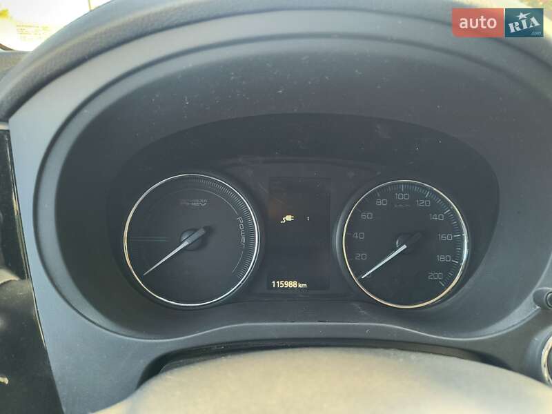 Позашляховик / Кросовер Mitsubishi Outlander 2016 в Кропивницькому