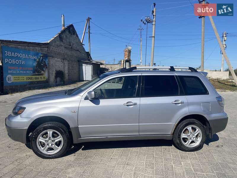 Внедорожник / Кроссовер Mitsubishi Outlander 2004 в Хотяновке