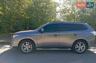 Внедорожник / Кроссовер Mitsubishi Outlander 2013 в Южноукраинске