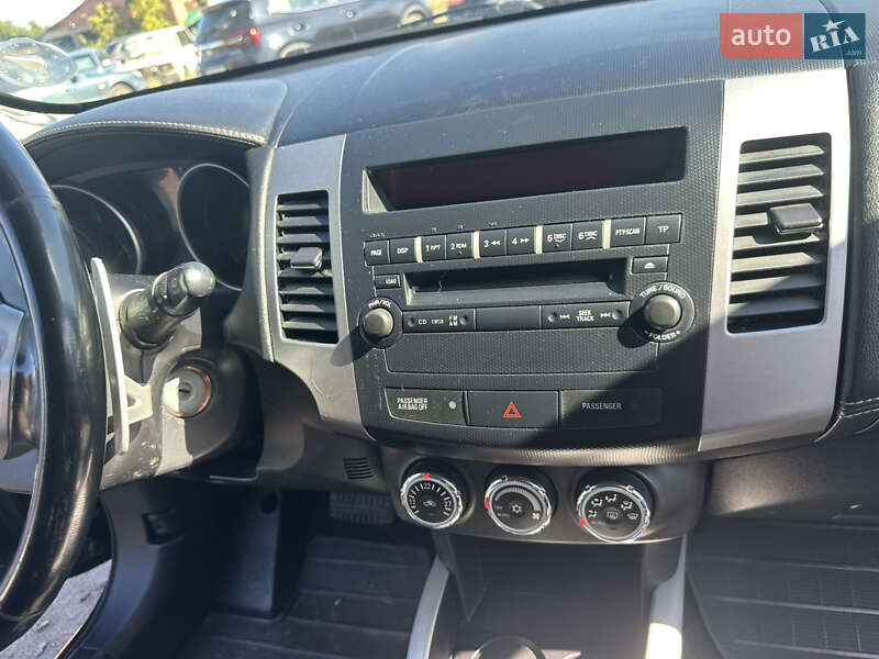 Позашляховик / Кросовер Mitsubishi Outlander 2009 в Ніжині