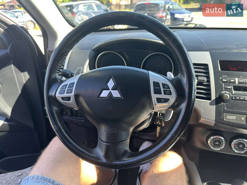 Позашляховик / Кросовер Mitsubishi Outlander 2009 в Ніжині