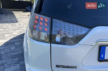 Внедорожник / Кроссовер Mitsubishi Outlander 2010 в 