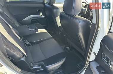Внедорожник / Кроссовер Mitsubishi Outlander 2010 в 