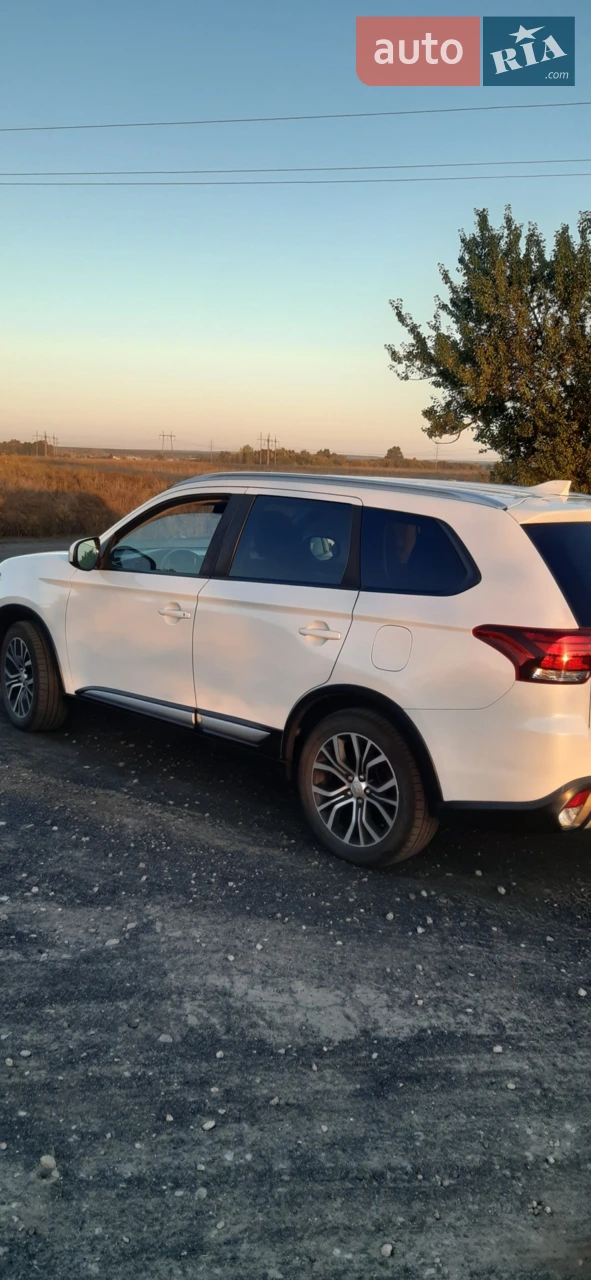 2018 Mitsubishi Outlander - мініатюра 26