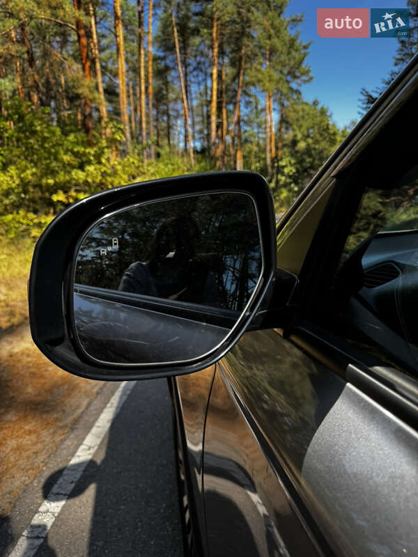 Позашляховик / Кросовер Mitsubishi Outlander 2020 в Києві