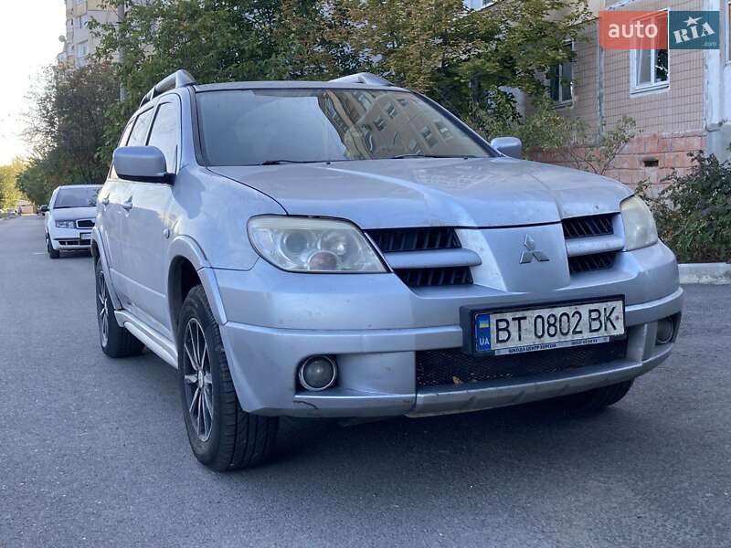Внедорожник / Кроссовер Mitsubishi Outlander 2009 в 