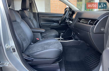 Внедорожник / Кроссовер Mitsubishi Outlander 2020 в 