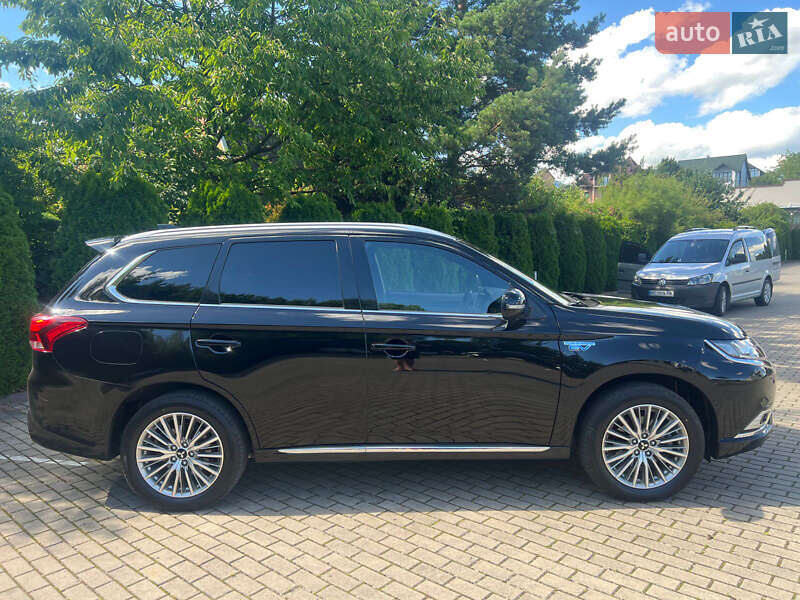 Позашляховик / Кросовер Mitsubishi Outlander 2020 в Львові фото 8 Позашляховик / Кросовер Mitsubishi Outlander 2020 в Львові