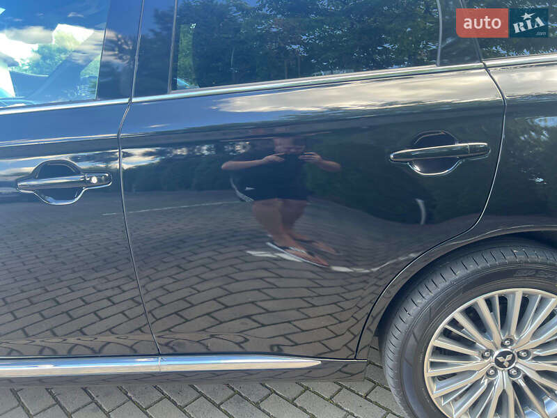 Позашляховик / Кросовер Mitsubishi Outlander 2020 в Львові фото 16 Позашляховик / Кросовер Mitsubishi Outlander 2020 в Львові