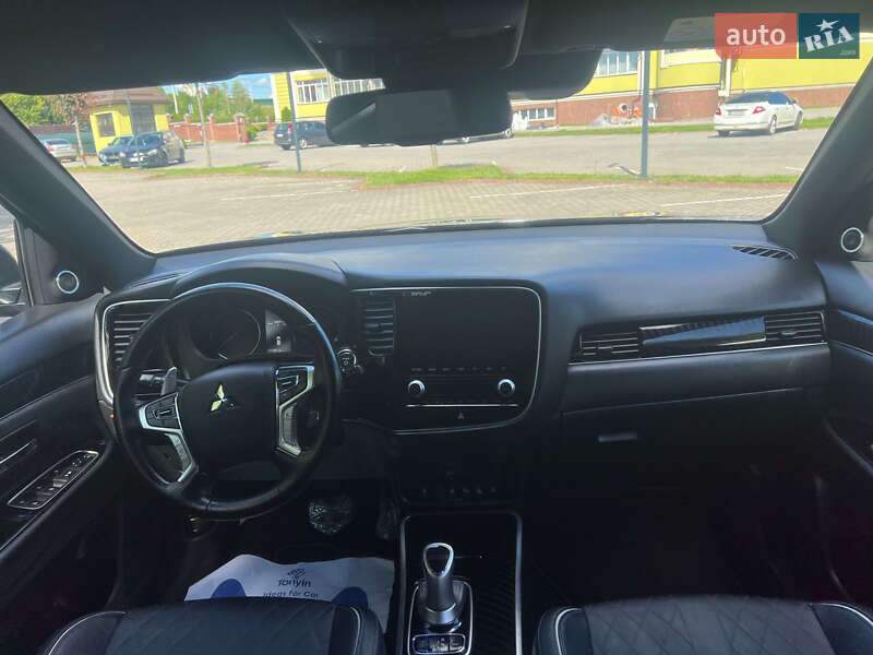 Позашляховик / Кросовер Mitsubishi Outlander 2020 в Львові фото 36 Позашляховик / Кросовер Mitsubishi Outlander 2020 в Львові