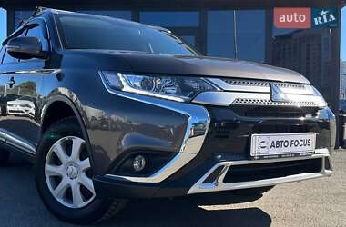 Внедорожник / Кроссовер Mitsubishi Outlander 2021 в 