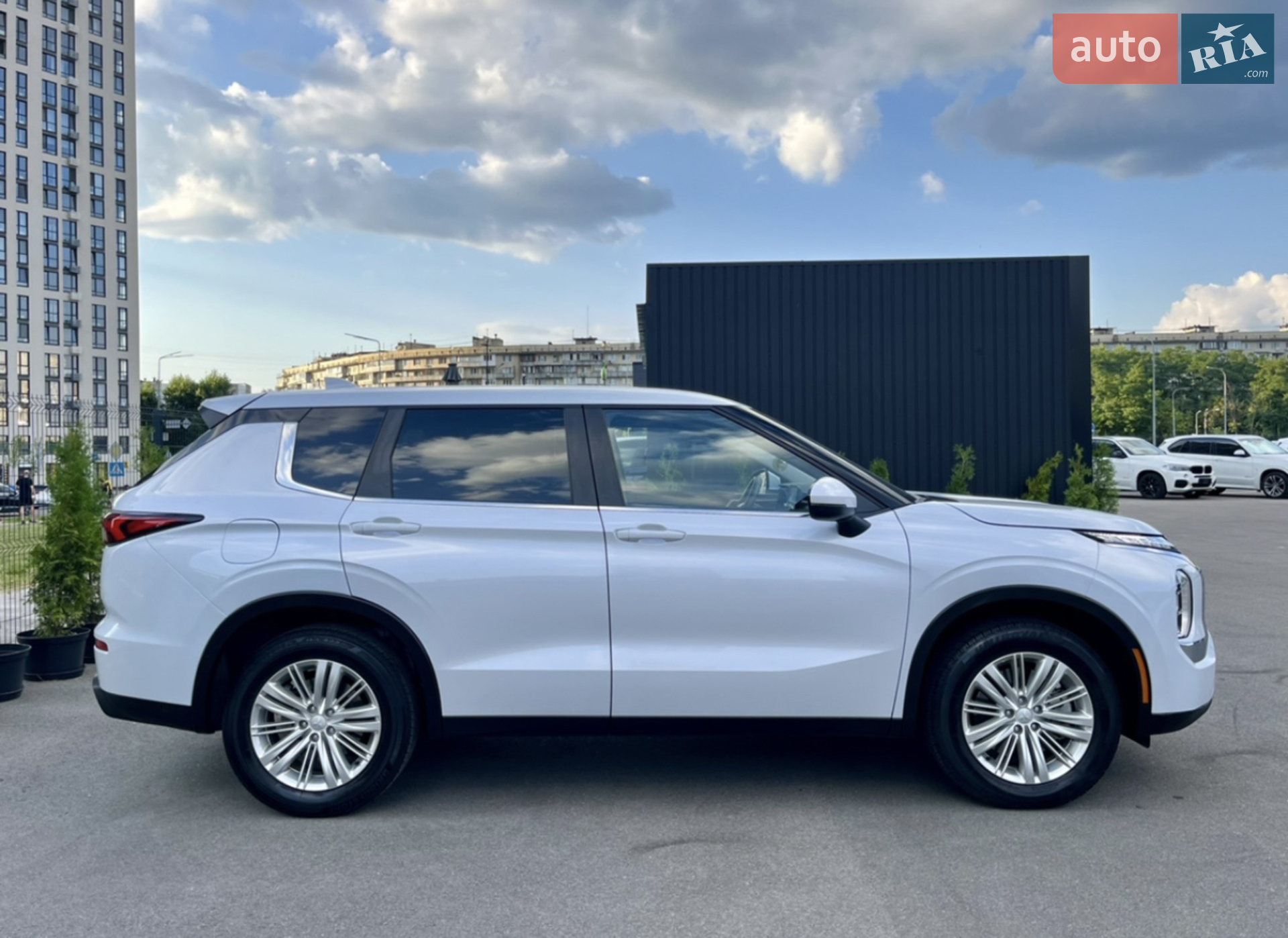 2021 Mitsubishi Outlander - мініатюра 7
