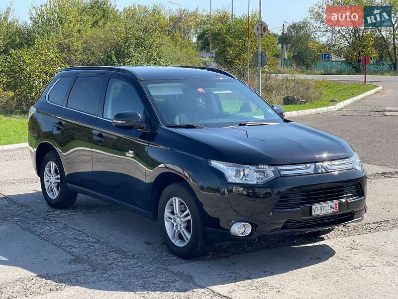 Внедорожник / Кроссовер Mitsubishi Outlander 2013 в Ужгороде