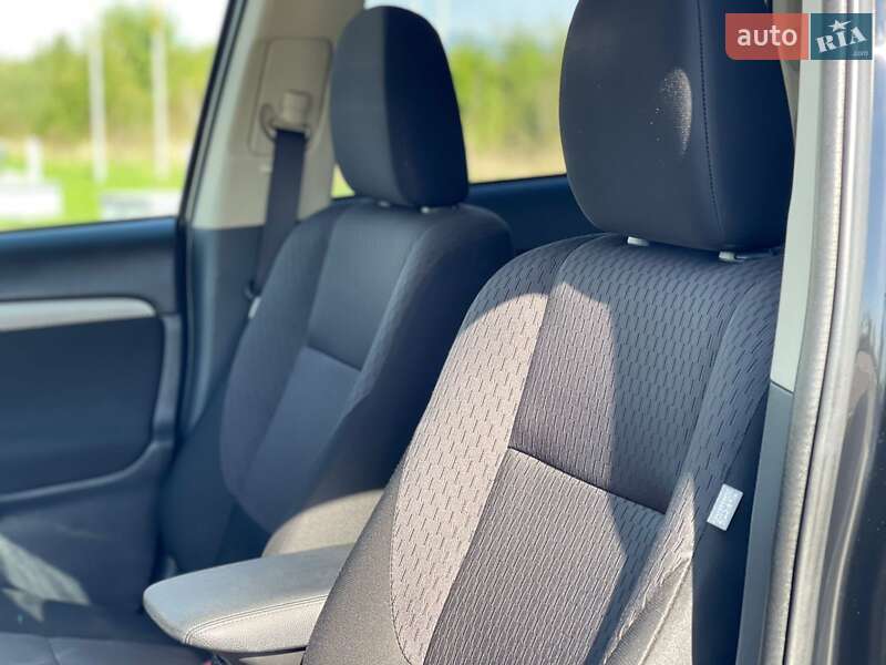 Внедорожник / Кроссовер Mitsubishi Outlander 2013 в Ужгороде
