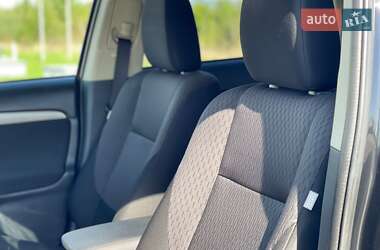 Внедорожник / Кроссовер Mitsubishi Outlander 2013 в 