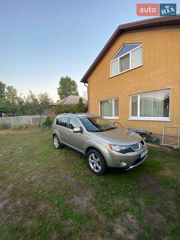 Внедорожник / Кроссовер Mitsubishi Outlander 2008 в Харькове