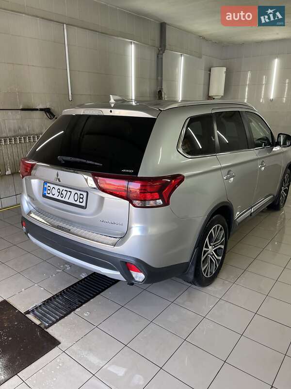 Mitsubishi Outlander 2018