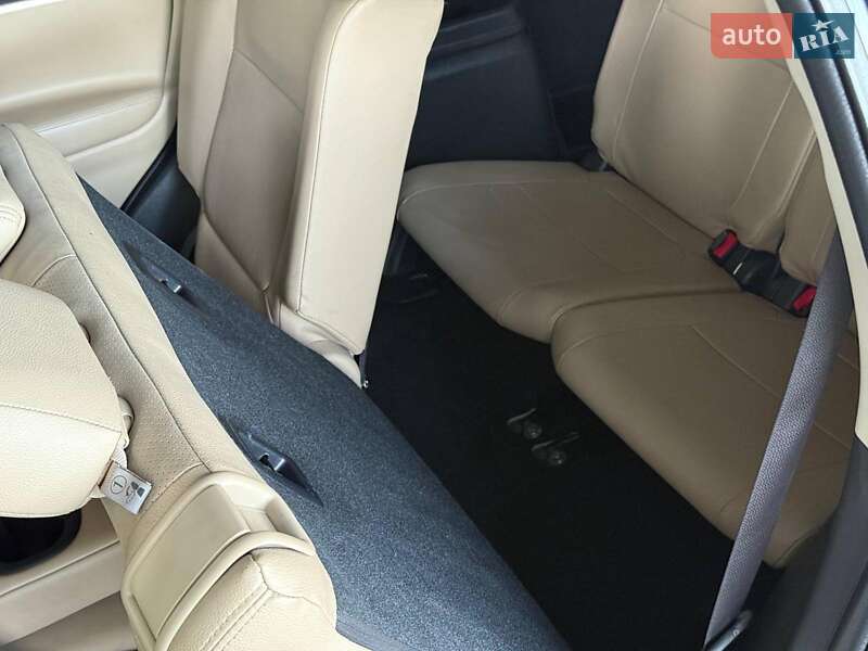 Позашляховик / Кросовер Mitsubishi Outlander 2016 в Одесі