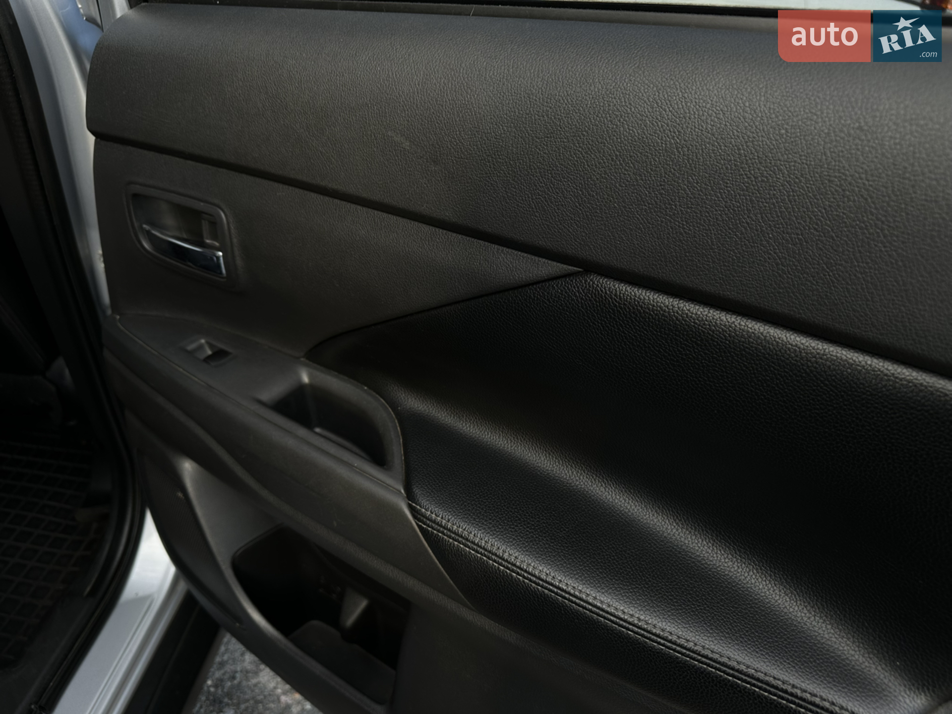 2013 Mitsubishi Outlander - мініатюра 22