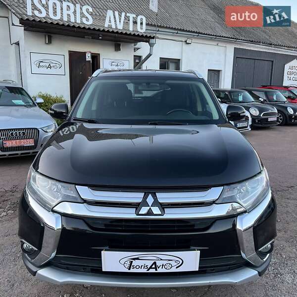 Позашляховик / Кросовер Mitsubishi Outlander 2016 в Чернігові