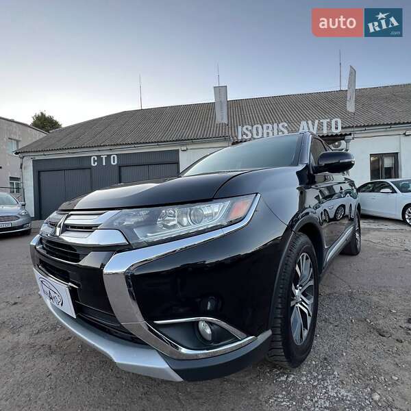 Позашляховик / Кросовер Mitsubishi Outlander 2016 в Чернігові