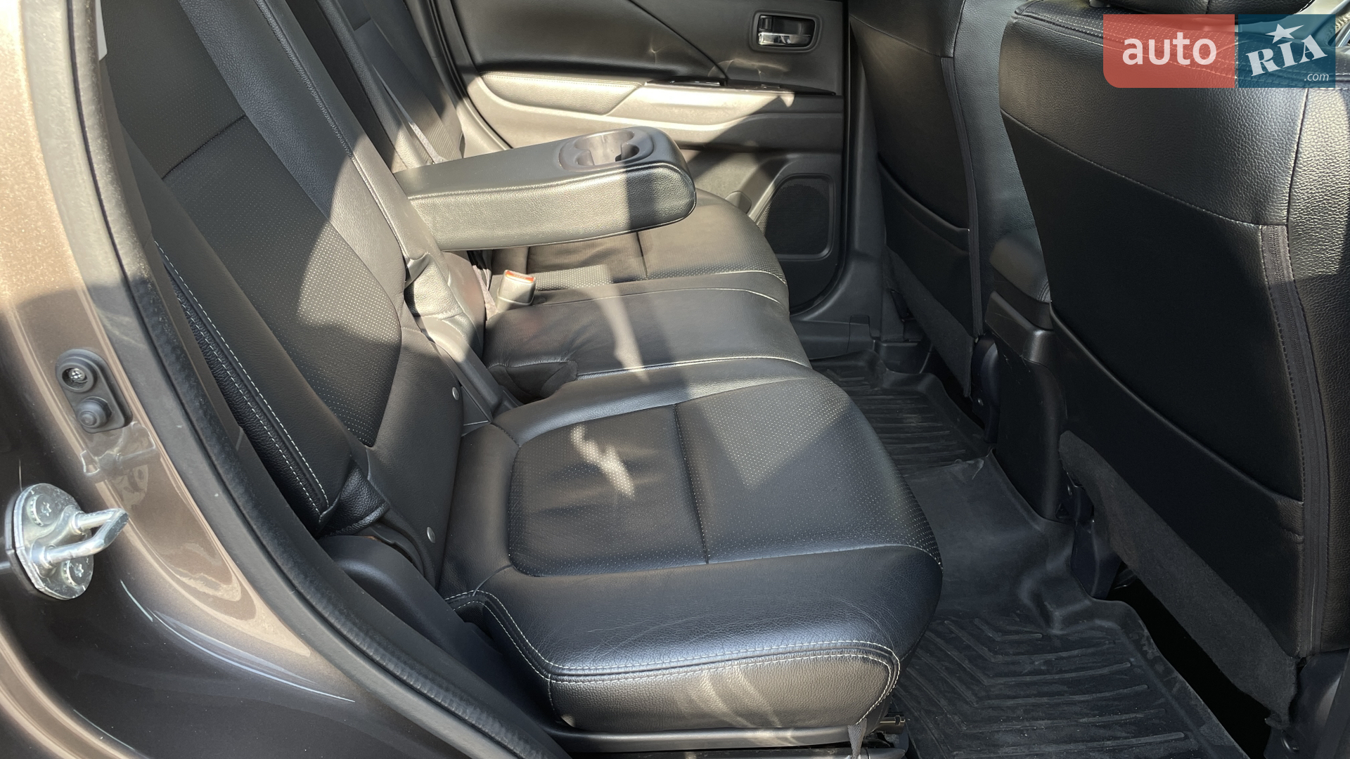 2015 Mitsubishi Outlander - мініатюра 19