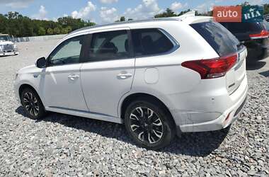 Внедорожник / Кроссовер Mitsubishi Outlander 2018 в 