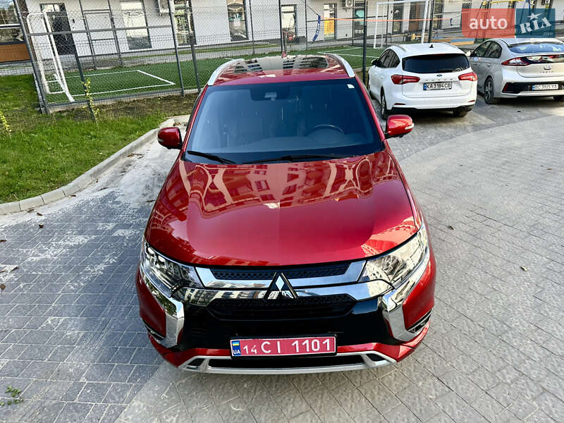 Внедорожник / Кроссовер Mitsubishi Outlander 2021 в Львове