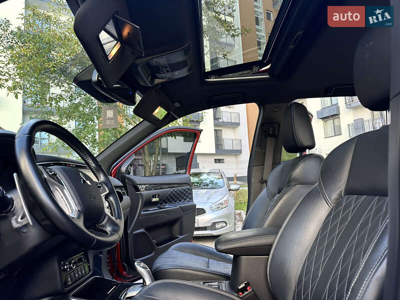 Внедорожник / Кроссовер Mitsubishi Outlander 2021 в Львове