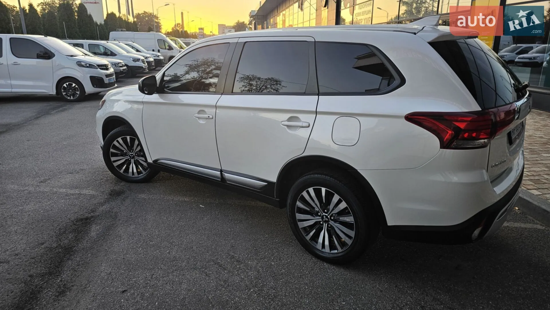2019 Mitsubishi Outlander - мініатюра 7