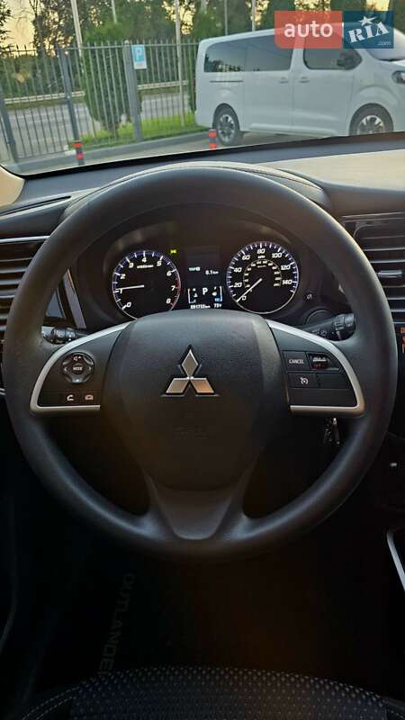 Внедорожник / Кроссовер Mitsubishi Outlander 2019 в Полтаве