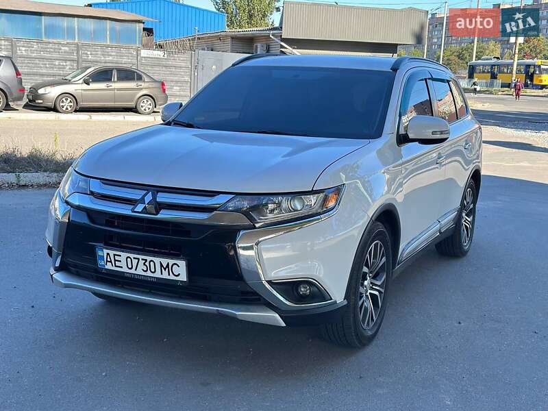 Внедорожник / Кроссовер Mitsubishi Outlander 2015 в Днепре