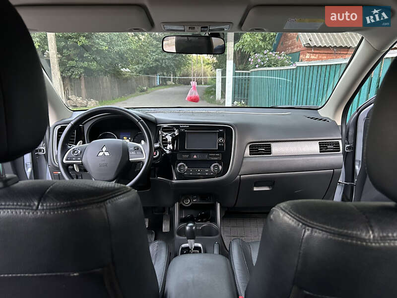 Внедорожник / Кроссовер Mitsubishi Outlander 2013 в Киеве