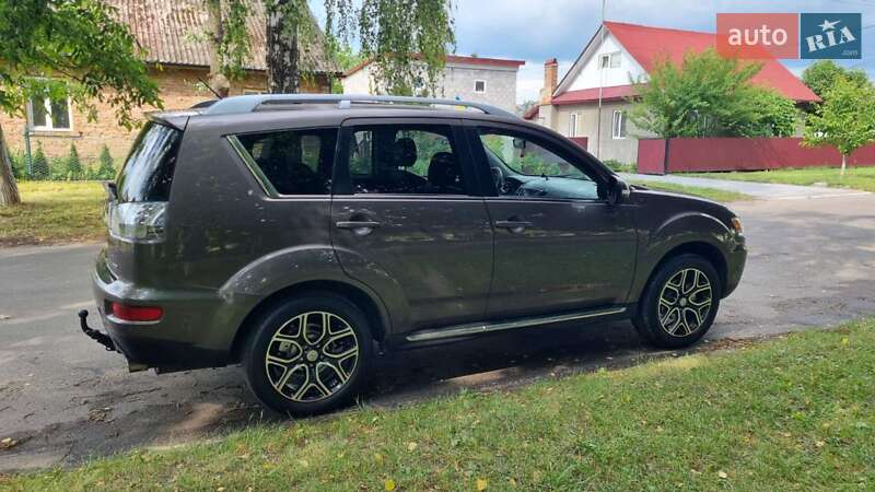 Внедорожник / Кроссовер Mitsubishi Outlander 2011 в Луцке