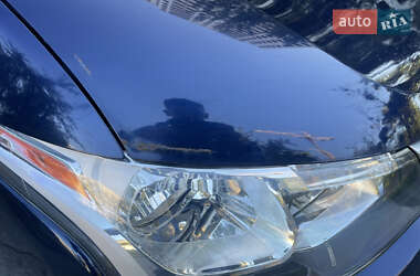 Внедорожник / Кроссовер Mitsubishi Outlander 2014 в 