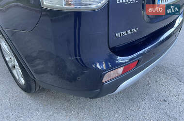Внедорожник / Кроссовер Mitsubishi Outlander 2014 в 