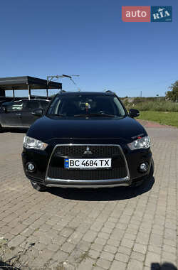 Внедорожник / Кроссовер Mitsubishi Outlander 2010 в Яворове