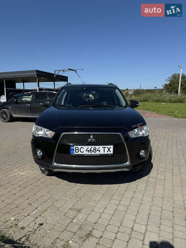 Внедорожник / Кроссовер Mitsubishi Outlander 2010 в 