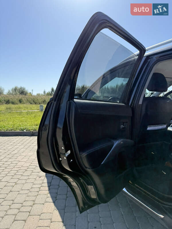 Позашляховик / Кросовер Mitsubishi Outlander 2010 в Львові
