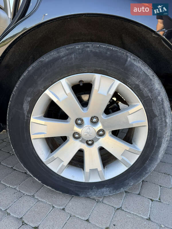 Позашляховик / Кросовер Mitsubishi Outlander 2010 в Львові