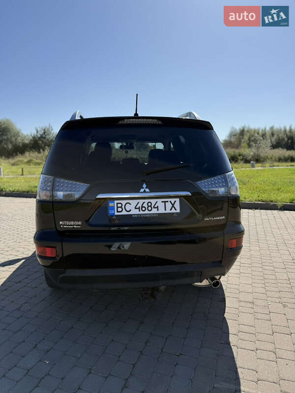 Позашляховик / Кросовер Mitsubishi Outlander 2010 в Львові