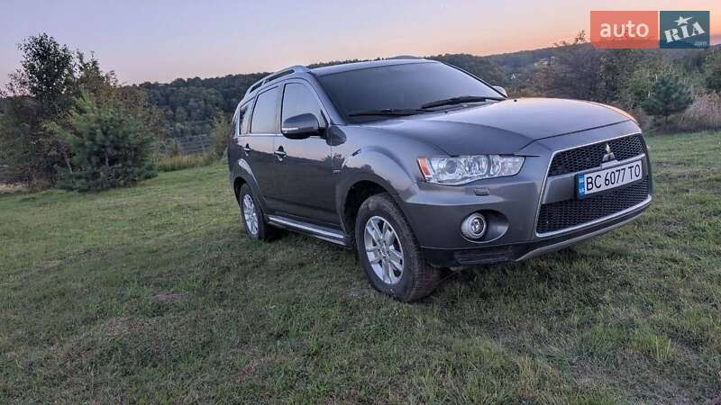 Внедорожник / Кроссовер Mitsubishi Outlander 2009 в Львове