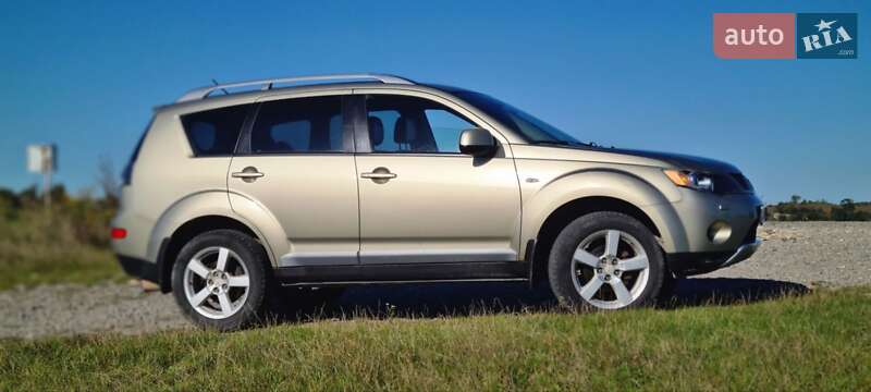 Позашляховик / Кросовер Mitsubishi Outlander 2008 в Ланівці