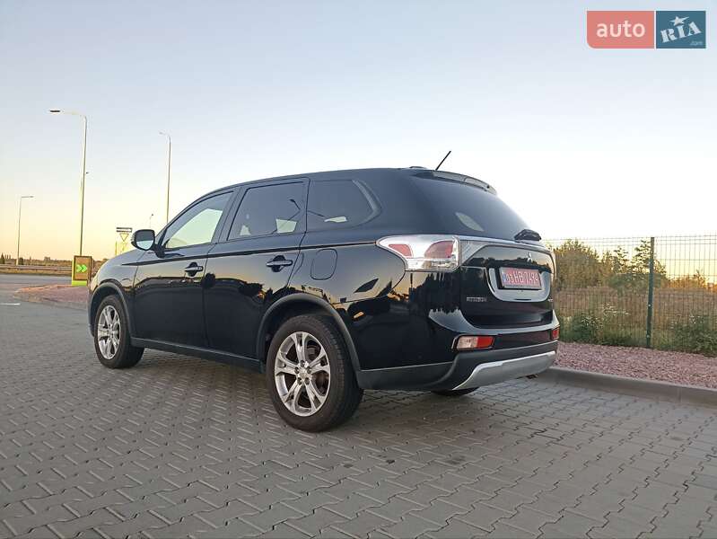 Внедорожник / Кроссовер Mitsubishi Outlander 2015 в Житомире фото 5 Внедорожник / Кроссовер Mitsubishi Outlander 2015 в Житомире
