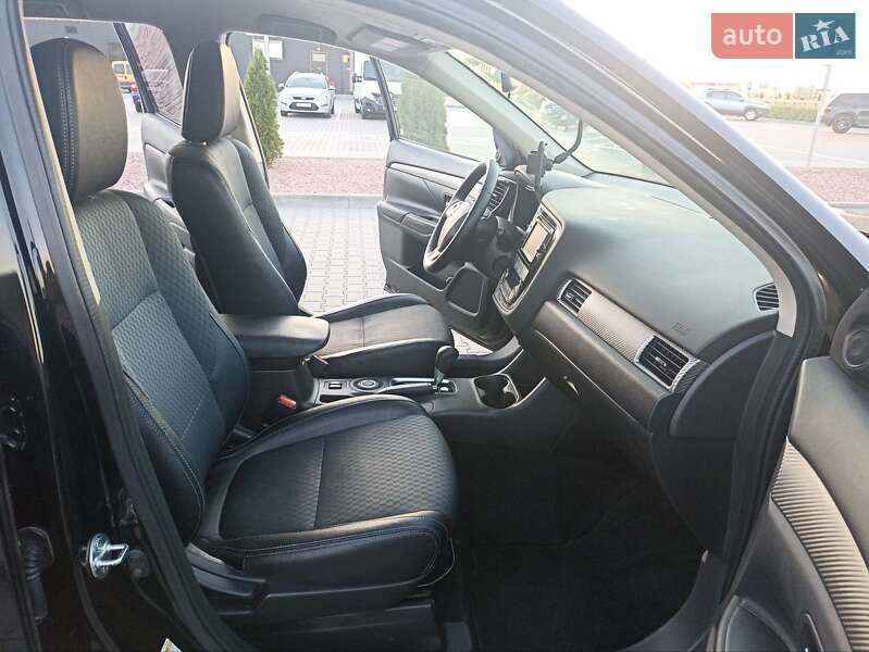 Внедорожник / Кроссовер Mitsubishi Outlander 2015 в Житомире фото 20 Внедорожник / Кроссовер Mitsubishi Outlander 2015 в Житомире