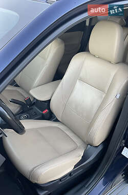 Внедорожник / Кроссовер Mitsubishi Outlander 2013 в 