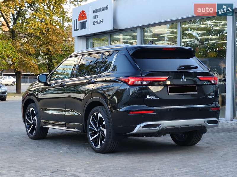 Позашляховик / Кросовер Mitsubishi Outlander 2023 в Дніпрі