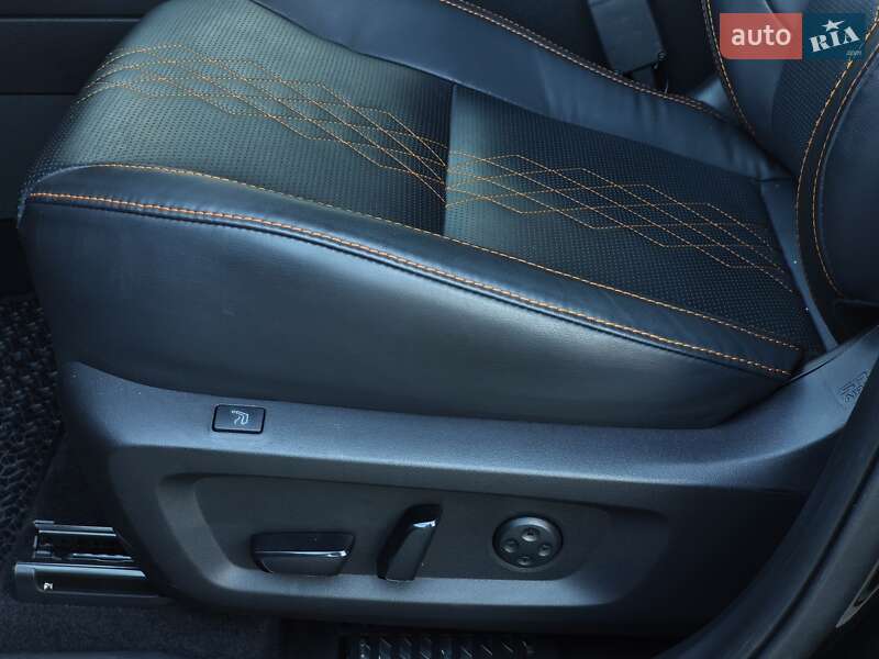 Позашляховик / Кросовер Mitsubishi Outlander 2023 в Дніпрі